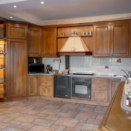 Bruno Selvago In Villa *