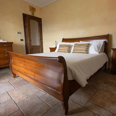 Villa Bruno Selvago In *